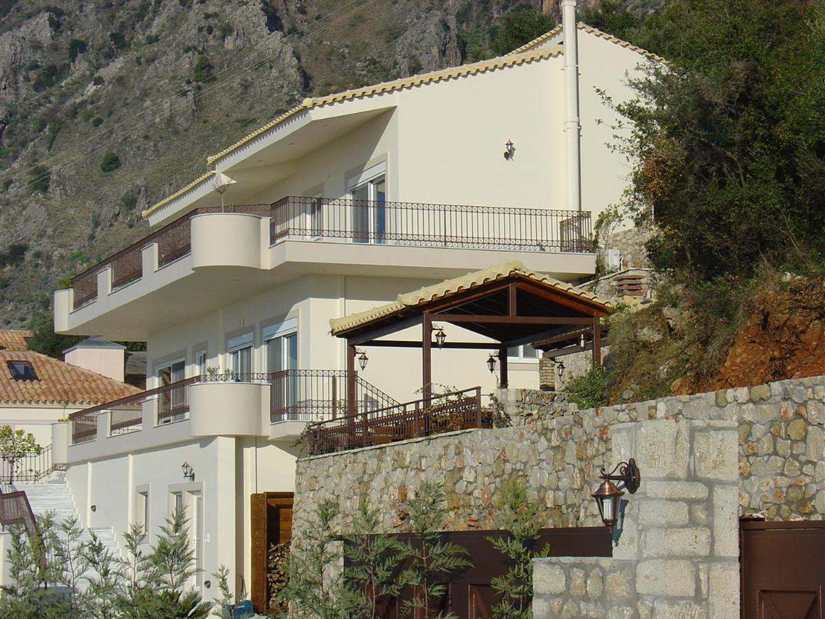 Verga First Floor Apartment Εξωτερικό φωτογραφία